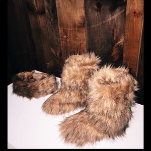 Fur boots and headband !!